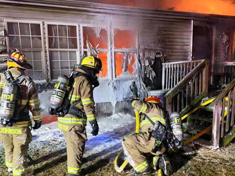 Dog dies, two cats missing following fire at Cedar Hill mobile home